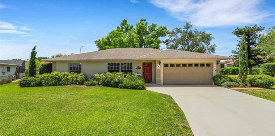 House in Bradenton, Florida 3 bedrooms, 189.71 sq.m. № 2166143
