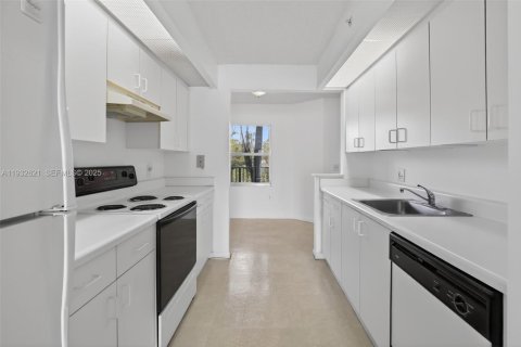 Condo in Pembroke Pines, Florida, 2 bedrooms  № 1991045 - photo 8