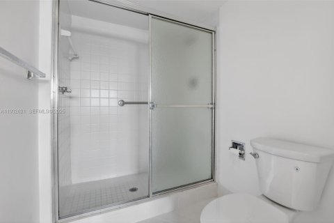 Condo in Pembroke Pines, Florida, 2 bedrooms  № 1991045 - photo 20