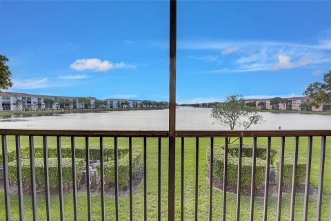 Condo in Pembroke Pines, Florida, 2 bedrooms  № 1991045 - photo 29