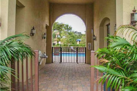 Townhouse in Miami, Florida 3 bedrooms, 161.93 sq.m. № 1953527 - photo 17