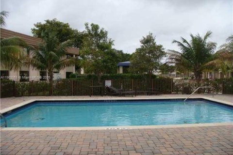 Townhouse in Miami, Florida 3 bedrooms, 161.93 sq.m. № 1953527 - photo 19