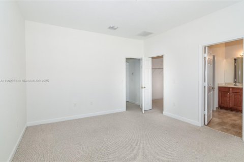 Townhouse in Miami, Florida 3 bedrooms, 161.93 sq.m. № 1953527 - photo 14