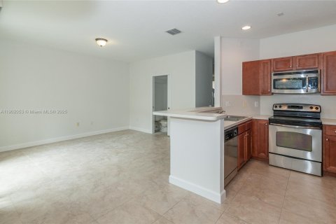 Townhouse in Miami, Florida 3 bedrooms, 161.93 sq.m. № 1953527 - photo 9