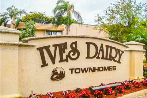 Townhouse in Miami, Florida 3 bedrooms, 161.93 sq.m. № 1953527 - photo 18