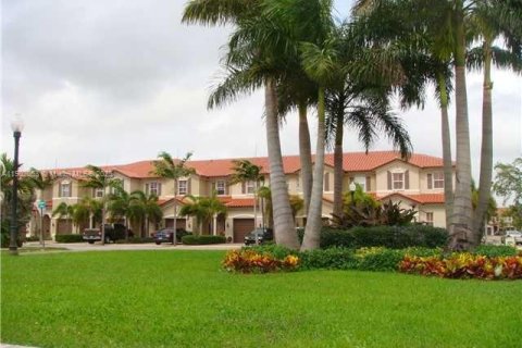Townhouse in Miami, Florida 3 bedrooms, 161.93 sq.m. № 1953527 - photo 20