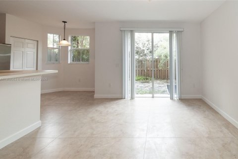 Townhouse in Miami, Florida 3 bedrooms, 161.93 sq.m. № 1953527 - photo 7