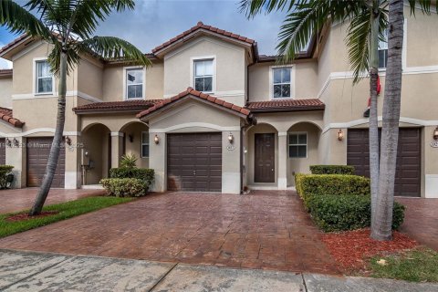 Townhouse in Miami, Florida 3 bedrooms, 161.93 sq.m. № 1953527 - photo 1