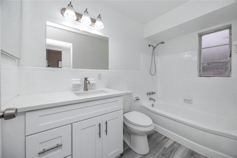 House in Saint Petersburg, Florida 2 bedrooms, 84.73 sq.m. № 2103377 - photo 26