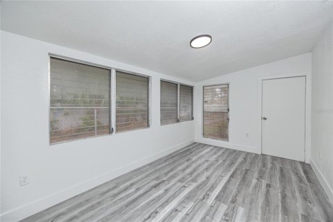 House in Saint Petersburg, Florida 2 bedrooms, 84.73 sq.m. № 2103377 - photo 17