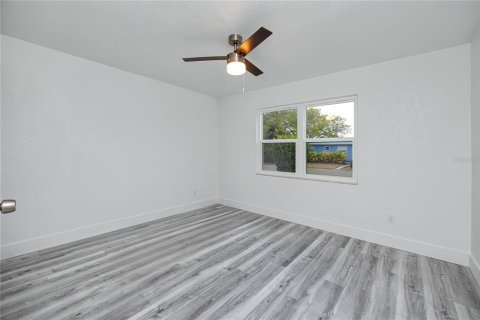 House in Saint Petersburg, Florida 2 bedrooms, 84.73 sq.m. № 2103377 - photo 20