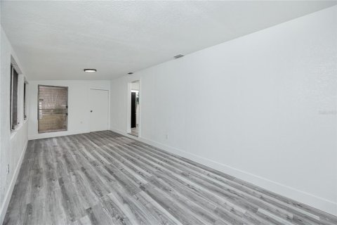 House in Saint Petersburg, Florida 2 bedrooms, 84.73 sq.m. № 2103377 - photo 15