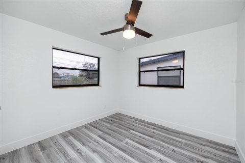 House in Saint Petersburg, Florida 2 bedrooms, 84.73 sq.m. № 2103377 - photo 23