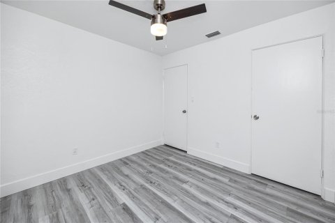 House in Saint Petersburg, Florida 2 bedrooms, 84.73 sq.m. № 2103377 - photo 24