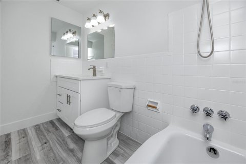 House in Saint Petersburg, Florida 2 bedrooms, 84.73 sq.m. № 2103377 - photo 28
