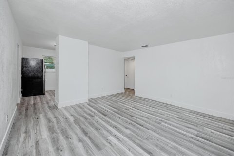 House in Saint Petersburg, Florida 2 bedrooms, 84.73 sq.m. № 2103377 - photo 7