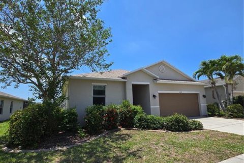House in Punta Gorda, Florida 3 bedrooms, 184.23 sq.m. № 1690753 - photo 1