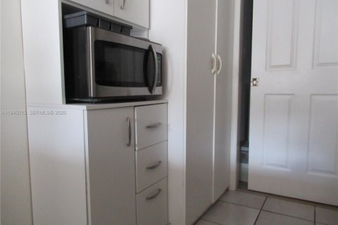 Купить кондоминиум в Майами, Флорида 3 спальни, 139.35м2, № 2001751 - фото 10