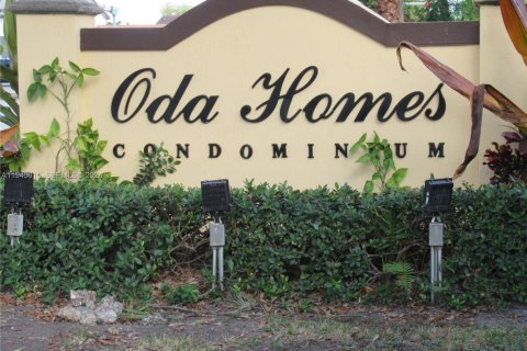 Кондоминиум с 3 спальнями в Майами, Флорида № 2001751