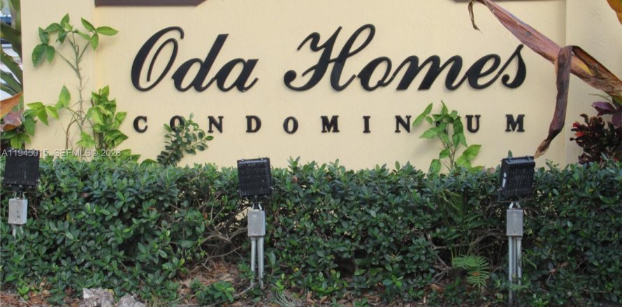 Кондоминиум с 3 спальнями в Майами, Флорида № 2001751