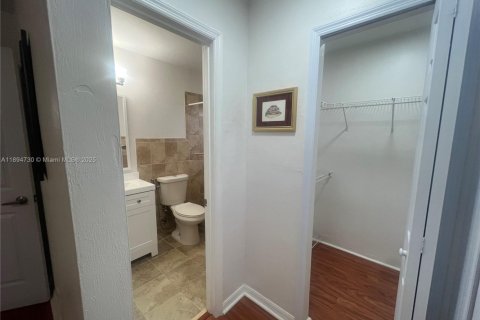 Casa en alquiler en Homestead, Florida, 4 dormitorios, 136.75 m2 № 1949225 - foto 17