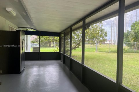 Casa en alquiler en Homestead, Florida, 4 dormitorios, 136.75 m2 № 1949225 - foto 24