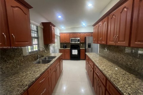 Casa en alquiler en Homestead, Florida, 4 dormitorios, 136.75 m2 № 1949225 - foto 8