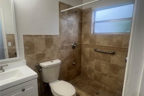 Casa en alquiler en Homestead, Florida, 4 dormitorios, 136.75 m2 № 1949225 - foto 13