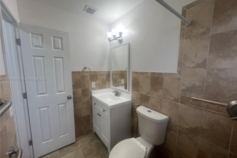 Casa en alquiler en Homestead, Florida, 4 dormitorios, 136.75 m2 № 1949225 - foto 15