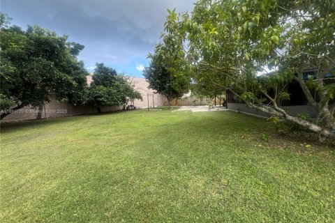 Casa en alquiler en Homestead, Florida, 4 dormitorios, 136.75 m2 № 1949225 - foto 25