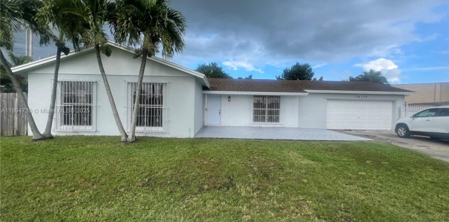 Casa en Homestead, Florida 4 dormitorios, 136.75 m2 № 1949225