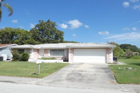 Casa en Port Richey, Florida 2 dormitorios, 129.97 m2 № 2372890
