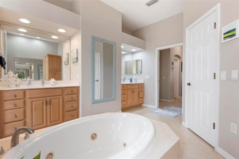 Casa en venta en Bradenton, Florida, 4 dormitorios, 280.1 m2 № 2234387 - foto 26