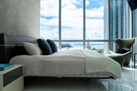 Condo in Miami, Florida, 3 bedrooms  № 2018983 - photo 9