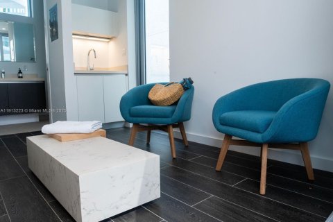 Condo in Miami, Florida, 3 bedrooms  № 2018983 - photo 7