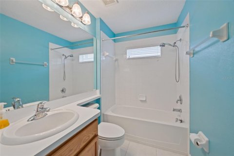 House in Ruskin, Florida 4 bedrooms, 166.3 sq.m. № 1913157 - photo 18