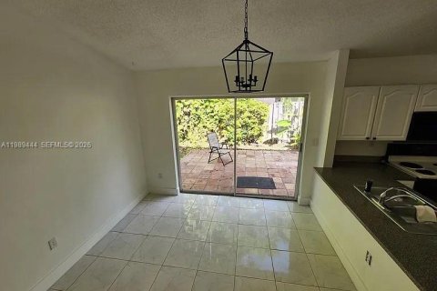 Villa ou maison à vendre à Miami, Floride: 3 chambres, 126.72 m2 № 2058111 - photo 6