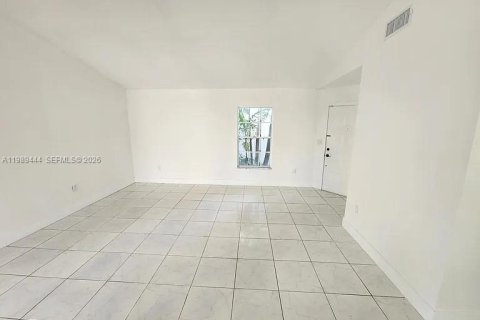 Villa ou maison à vendre à Miami, Floride: 3 chambres, 126.72 m2 № 2058111 - photo 12