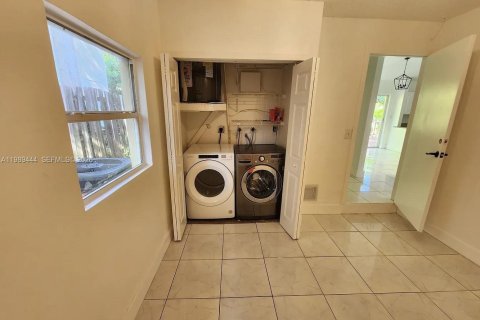 Villa ou maison à vendre à Miami, Floride: 3 chambres, 126.72 m2 № 2058111 - photo 18