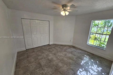 Villa ou maison à vendre à Miami, Floride: 3 chambres, 126.72 m2 № 2058111 - photo 14