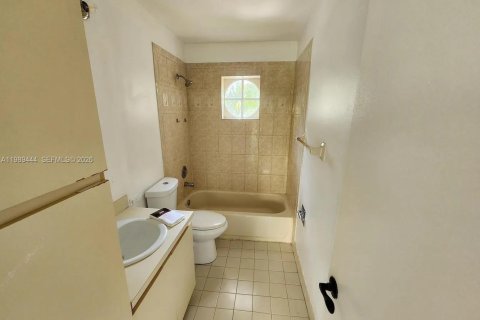 Villa ou maison à vendre à Miami, Floride: 3 chambres, 126.72 m2 № 2058111 - photo 10