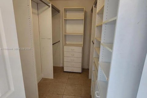 Villa ou maison à vendre à Miami, Floride: 3 chambres, 126.72 m2 № 2058111 - photo 15