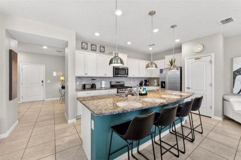 Townhouse in Davenport, Florida 5 bedrooms, 211.91 sq.m. № 2145374 - photo 19