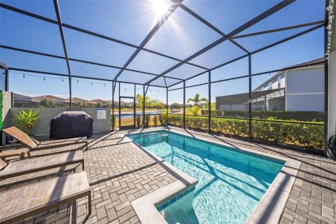Townhouse in Davenport, Florida 5 bedrooms, 211.91 sq.m. № 2145374 - photo 5