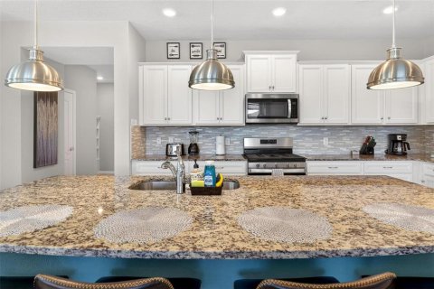 Townhouse in Davenport, Florida 5 bedrooms, 211.91 sq.m. № 2145374 - photo 18