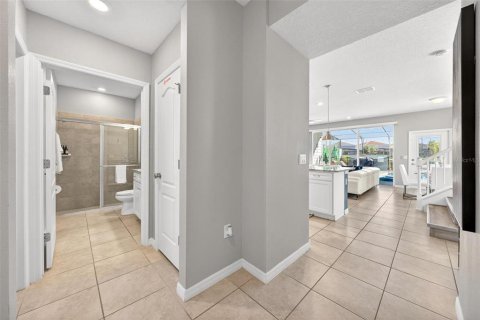 Townhouse in Davenport, Florida 5 bedrooms, 211.91 sq.m. № 2145374 - photo 22