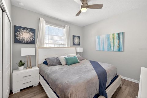 Townhouse in Davenport, Florida 5 bedrooms, 211.91 sq.m. № 2145374 - photo 25