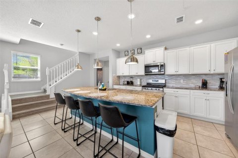 Townhouse in Davenport, Florida 5 bedrooms, 211.91 sq.m. № 2145374 - photo 20