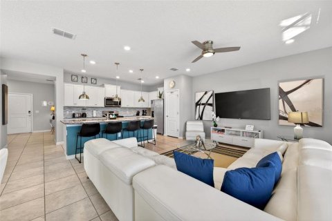 Townhouse in Davenport, Florida 5 bedrooms, 211.91 sq.m. № 2145374 - photo 6
