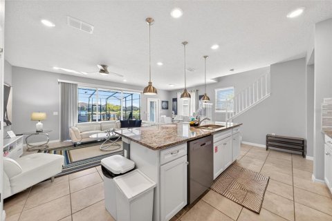 Townhouse in Davenport, Florida 5 bedrooms, 211.91 sq.m. № 2145374 - photo 21